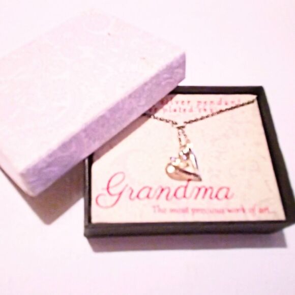 Sterling Silver Grandma Heart Pendant Necklace NIB - Picture 4 of 5